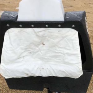 Mineral feeder curtain