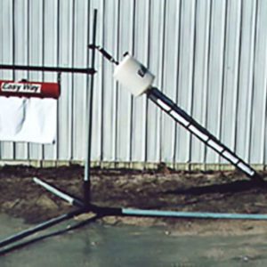 Single Scratcher with Walkway